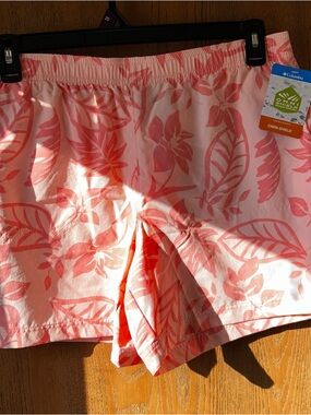 NWT Columbia Shorts Womens L Pink Floral Sandy River Omni Shield Quick Dry Large